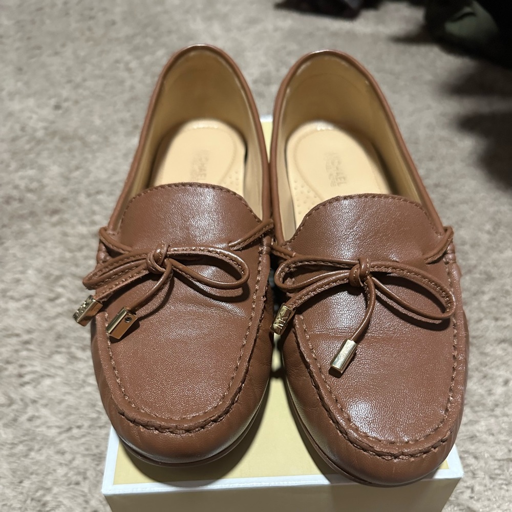 MK Womens Size 6.5